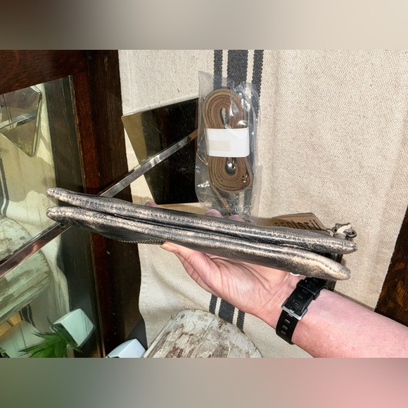 NWT Bed Stu Leather Cadence Wallet Wristlet Crossbody Bag Black Lux MSRP $175 - Picture 4 of 14